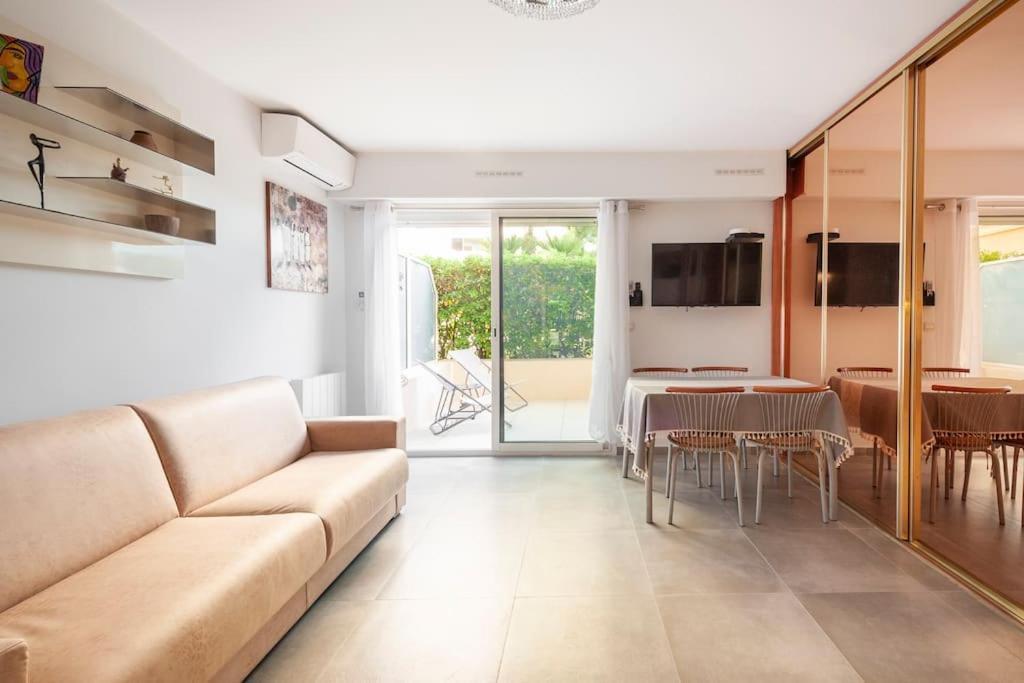 Superbe Studio Avec Terrasse En Front De Mer Menton Ngoại thất bức ảnh