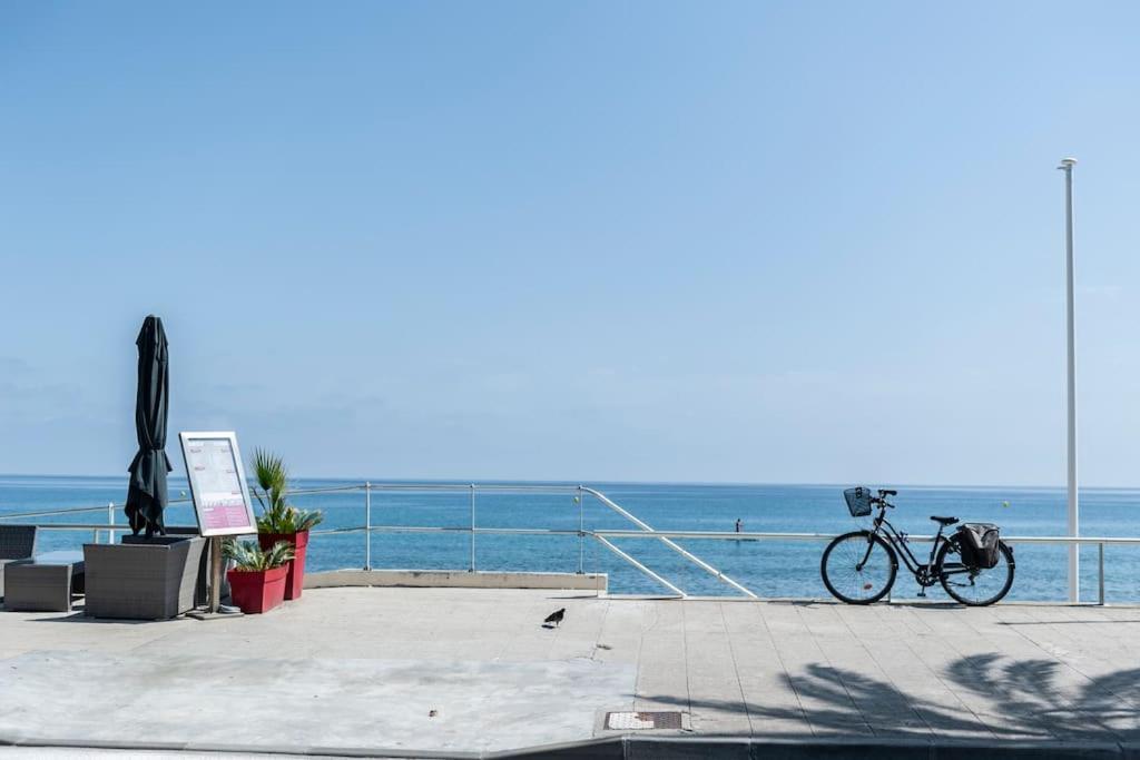 Superbe Studio Avec Terrasse En Front De Mer Menton Ngoại thất bức ảnh