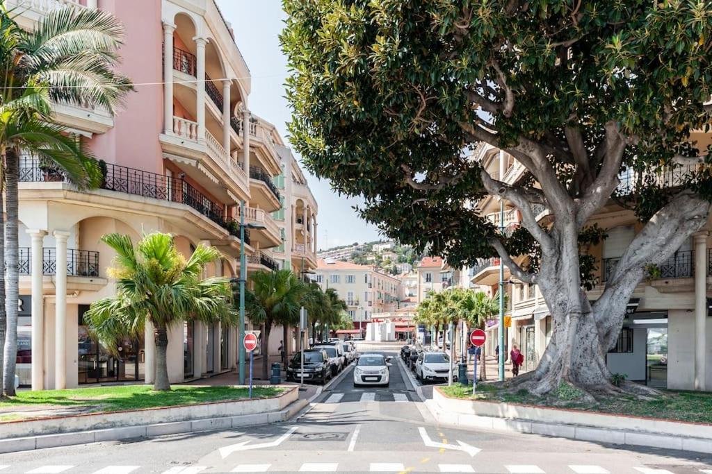 Superbe Studio Avec Terrasse En Front De Mer Menton Ngoại thất bức ảnh