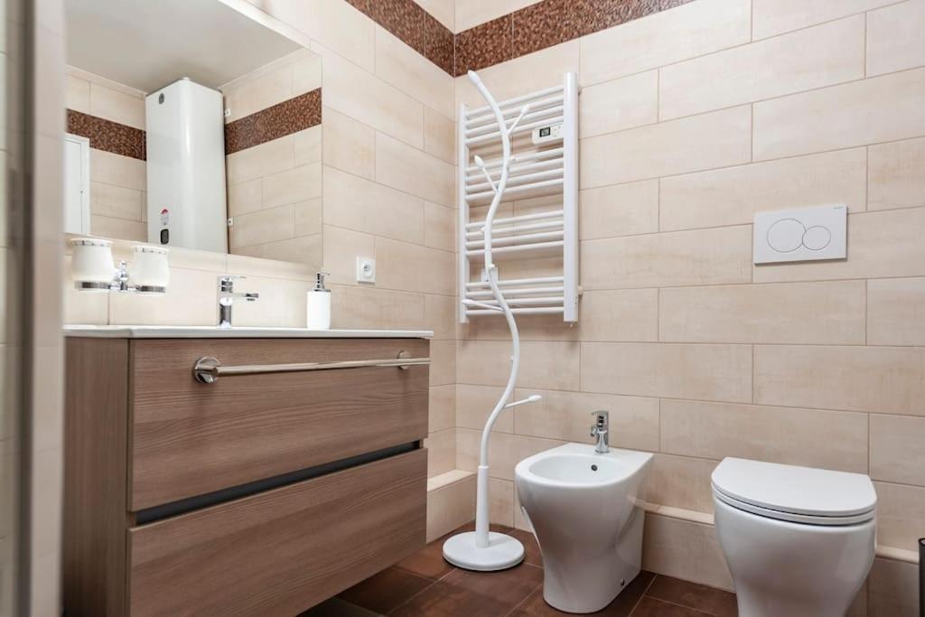 Superbe Studio Avec Terrasse En Front De Mer Menton Ngoại thất bức ảnh